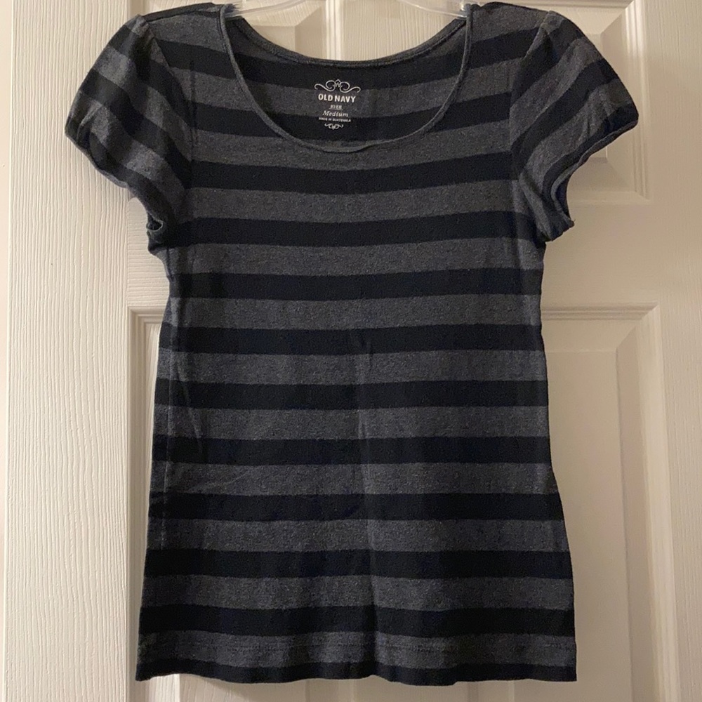 Old Navy Women’s Classic Short Sleeve Striped T-Shirt (size M)